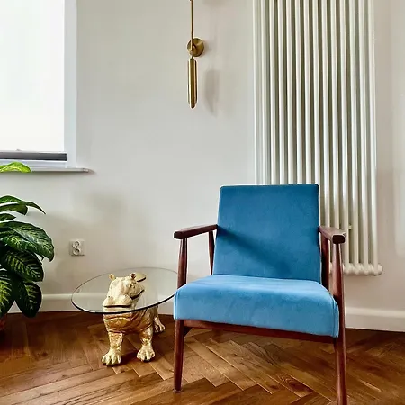 Easy Rent Apartments- Central Penthouse Apartment