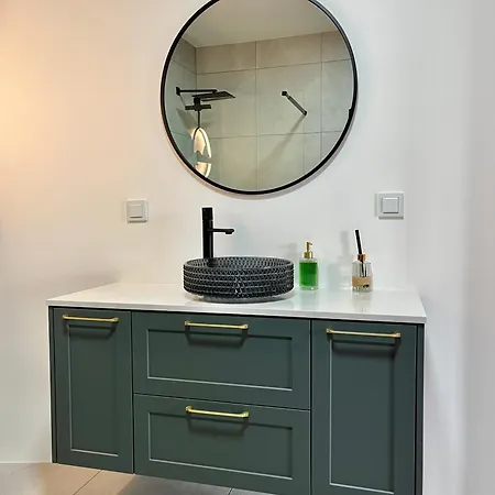Easy Rent Apartments- Central Penthouse *