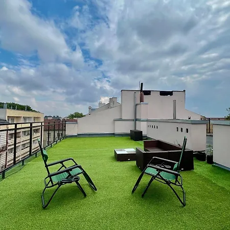 Easy Rent Apartments- Central Penthouse *